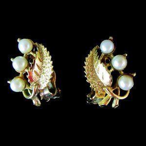 Faux pearl & gold leaves clip on vintage earrings - wedding - formalwear - 1960s